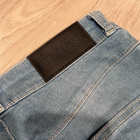 FITJEANS Women's Light Blue Skinny Jeans - Picture 6 of 7